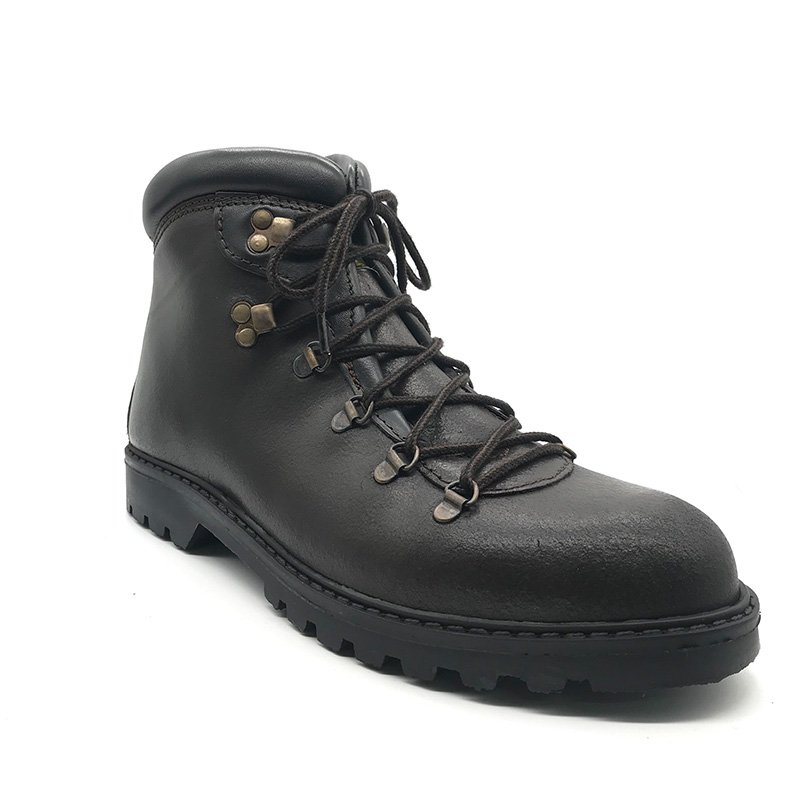 Bota Montesa